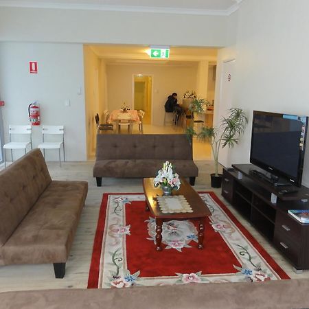 Хостел Perth 178 Backpackers Экстерьер фото