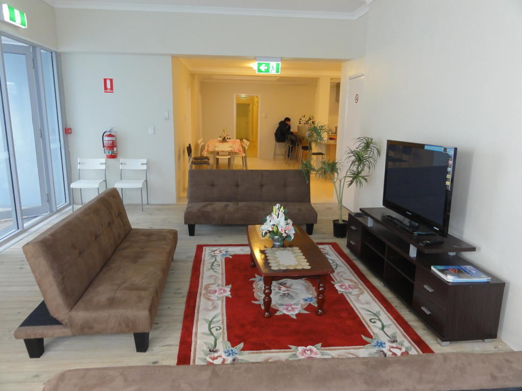 Хостел Perth 178 Backpackers Экстерьер фото