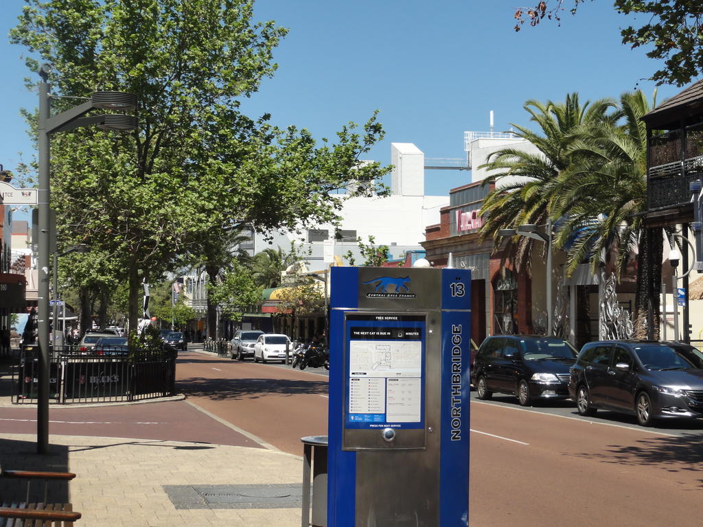 Хостел Perth 178 Backpackers Экстерьер фото